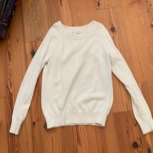 White gap sweater
